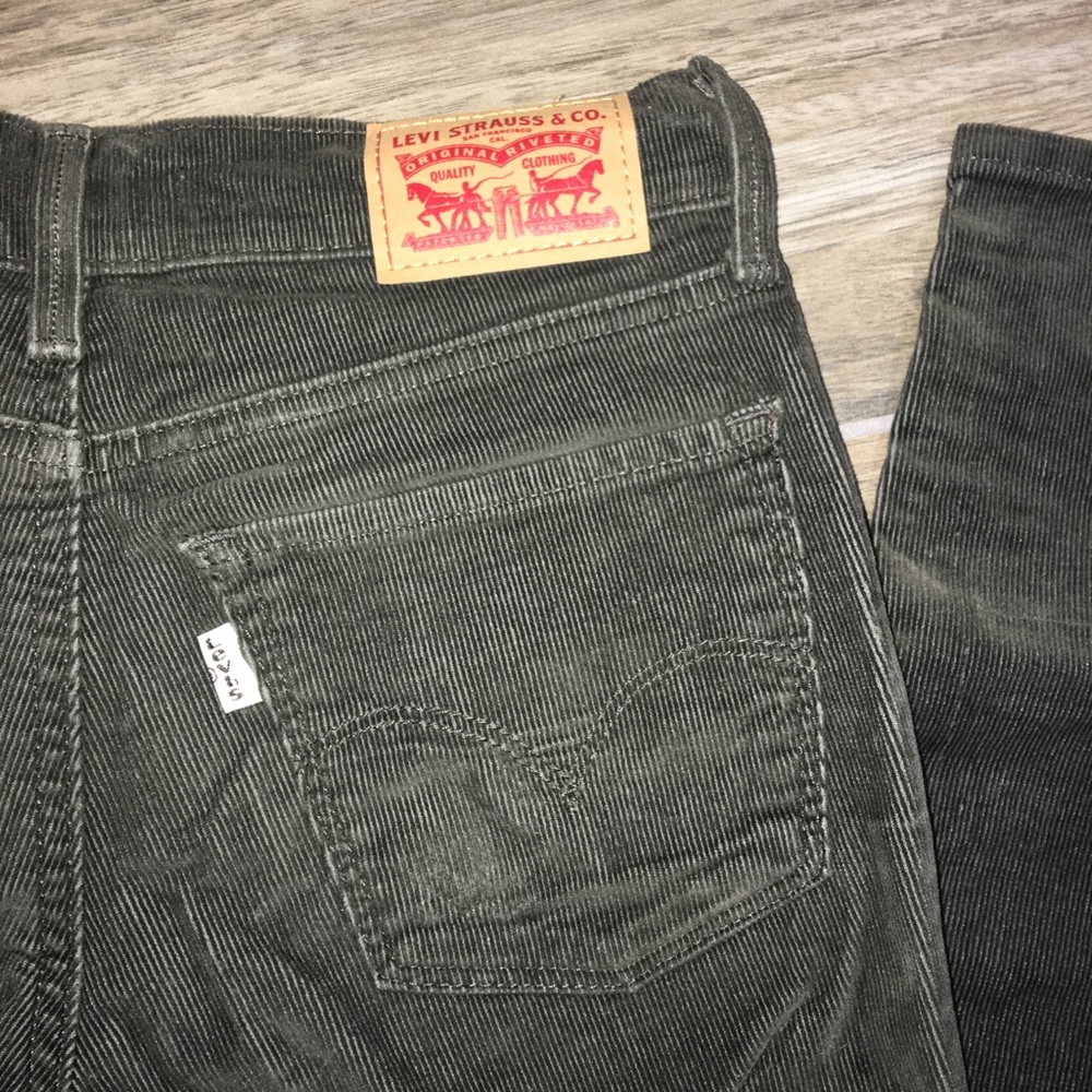 RARE Levi’s dark green corduroy skinny jeans